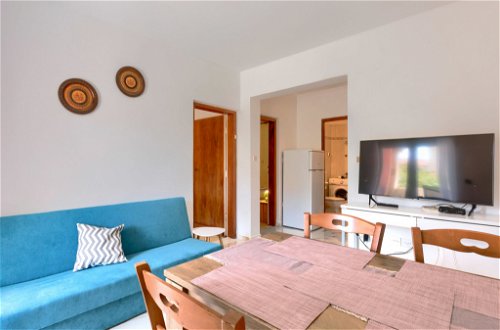 Foto 3 - Appartamento con 2 camere da letto a Rovinj con piscina e vista mare