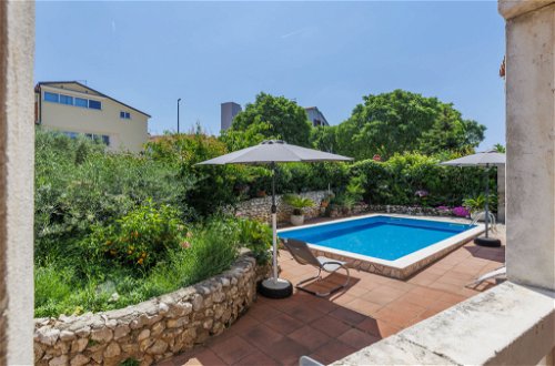 Foto 36 - Appartamento con 2 camere da letto a Rovinj con piscina e vista mare