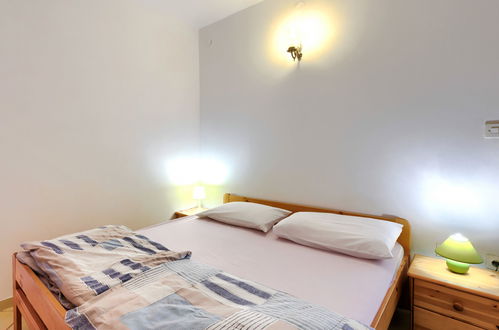 Photo 15 - 2 bedroom Apartment in Rovinj with swimming pool and garden