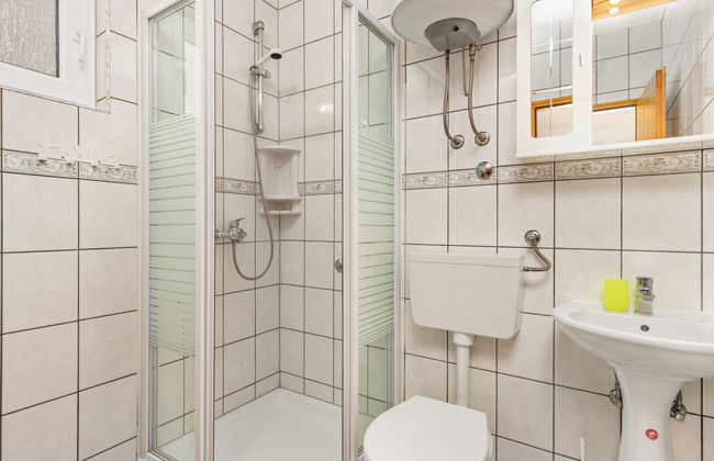 Apartamento de 2 quartos em Crikvenica com piscina e jardim - Foto 21
