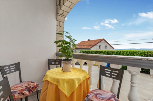 Photo 5 - 1 bedroom Apartment in Crikvenica with swimming pool and sea view
