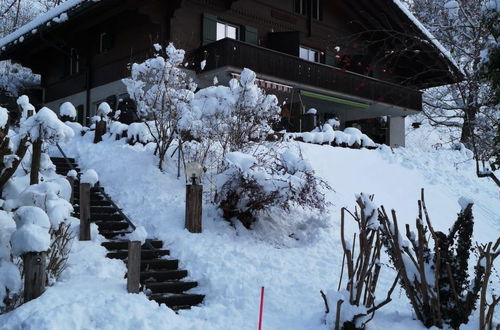 Foto 3 - Appartamento con 3 camere da letto a Lenk con giardino e sauna