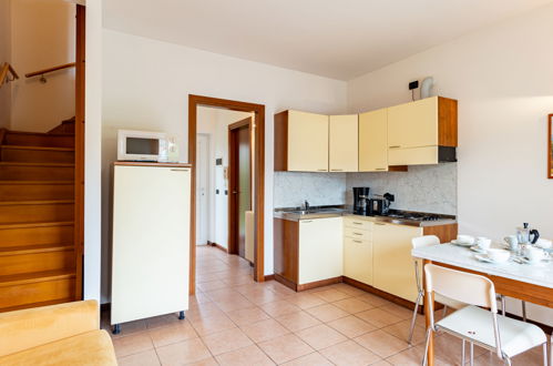 Foto 6 - Apartment mit 1 Schlafzimmer in Garda mit schwimmbad und blick auf die berge