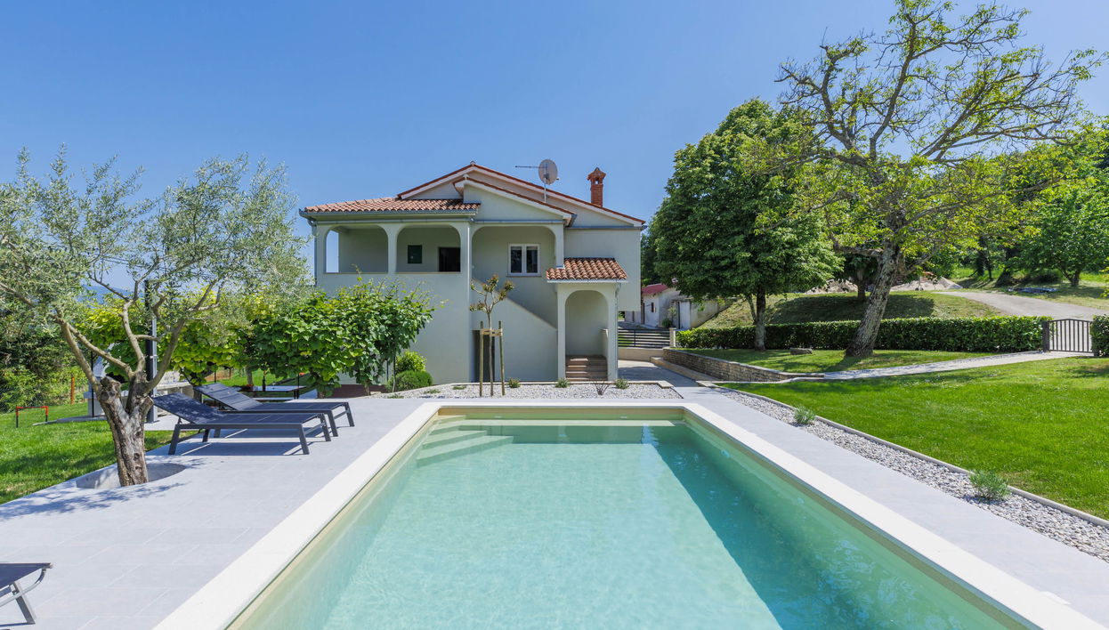 Casa con 4 camere da letto a Pićan con piscina privata e giardino - Foto 1