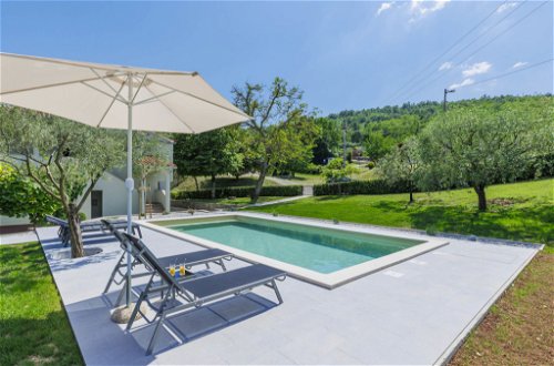 Photo 41 - Maison de 3 chambres à Pićan avec piscine privée et jardin