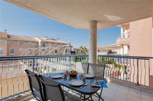Foto 16 - Apartamento de 2 quartos em Fréjus com terraço e vistas do mar