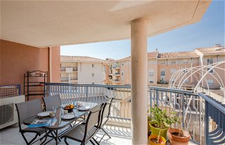 Photo 1 - Appartement de 2 chambres à Fréjus avec terrasse et vues à la mer