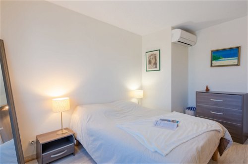 Foto 13 - Appartamento con 2 camere da letto a Fréjus con terrazza e vista mare