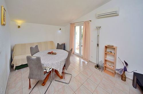 Photo 19 - 4 bedroom House in Marina with private pool and garden