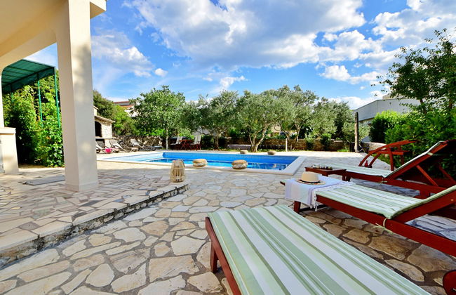 Casa de 7 quartos em Marina com piscina privada e jardim - Foto 17
