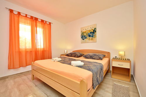 Foto 38 - Casa con 4 camere da letto a Marina con piscina privata e giardino