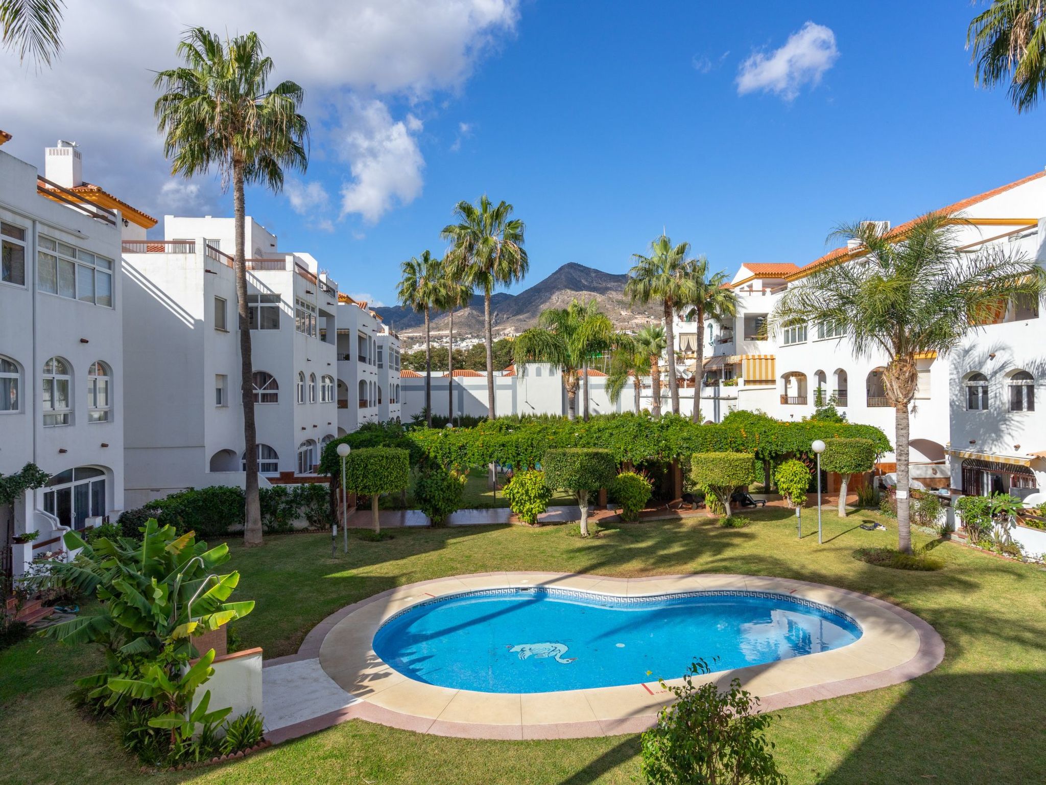 Foto 32 - Appartamento con 2 camere da letto a Benalmádena con piscina e vista mare