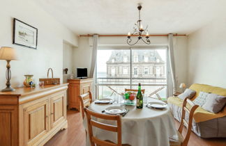 Foto 2 - Appartamento con 1 camera da letto a Cabourg con vista mare