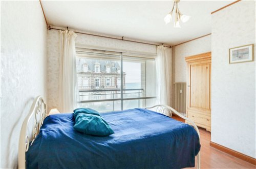 Foto 10 - Appartamento con 1 camera da letto a Cabourg con vista mare