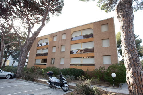 Foto 19 - Apartamento de 1 habitación en Hyères con vistas al mar