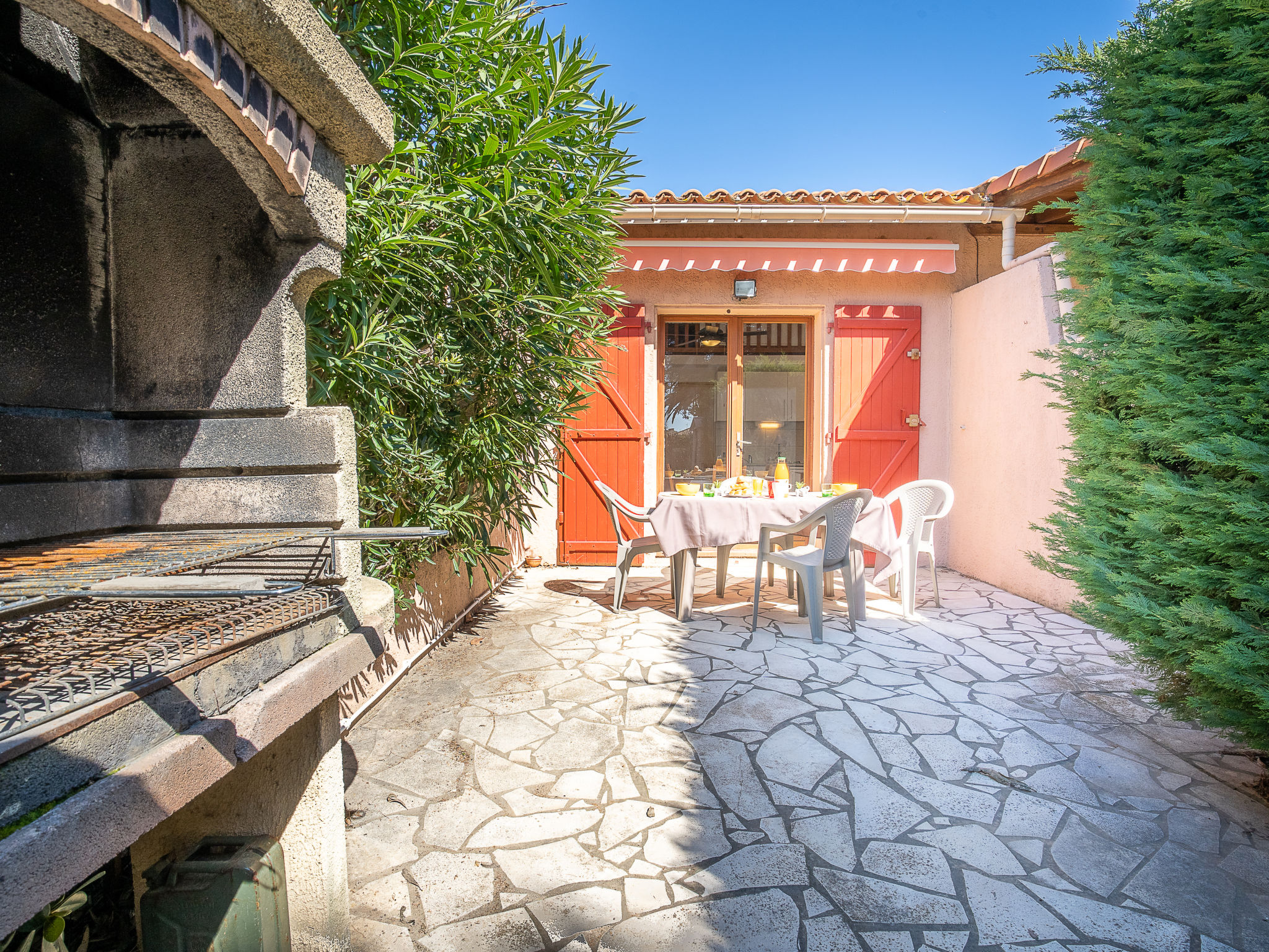 Photo 16 - Maison de 1 chambre à Saint-Cyprien avec jardin et vues à la mer