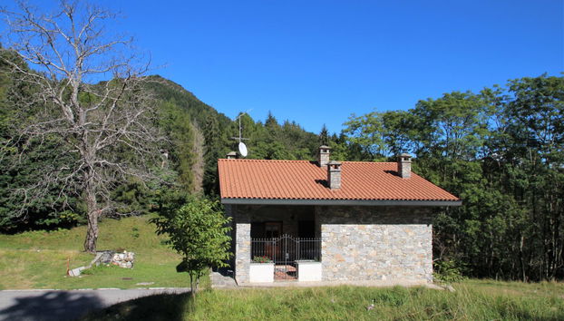 Casa de 3 quartos em Porto Valtravaglia com jardim e terraço - Foto 4