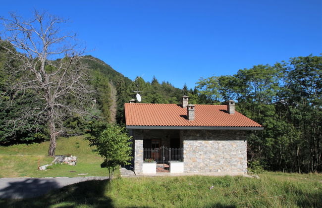 Casa de 3 quartos em Porto Valtravaglia com jardim e terraço - Foto 4