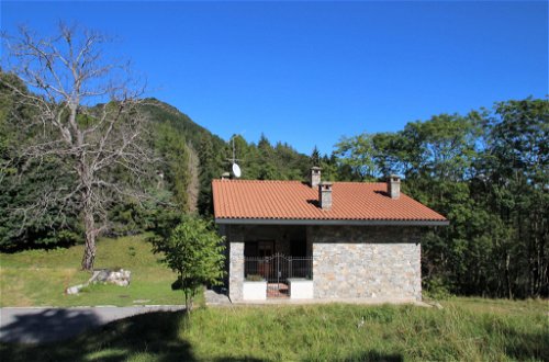Foto 4 - Casa de 3 quartos em Porto Valtravaglia com jardim e vista para a montanha