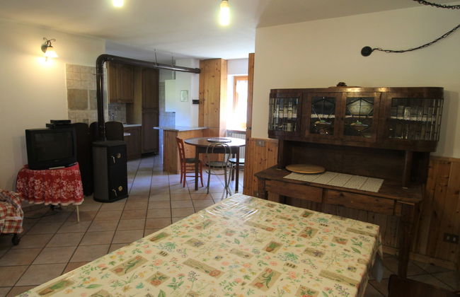 Casa de 3 quartos em Porto Valtravaglia com jardim e terraço - Foto 8
