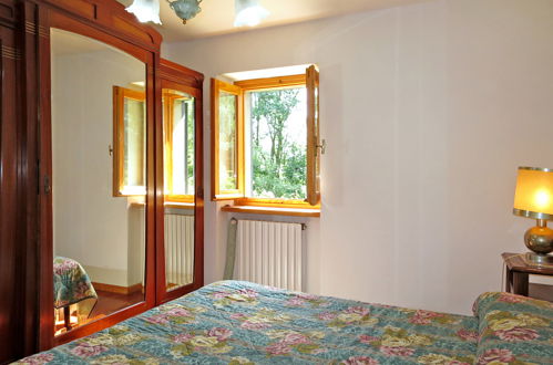 Foto 12 - Casa con 3 camere da letto a Porto Valtravaglia con giardino e vista sulle montagne