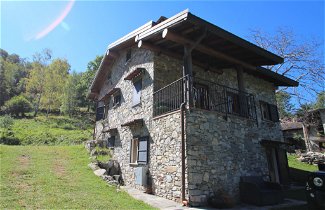 Foto 3 - Casa de 3 habitaciones en Porto Valtravaglia con jardín y vistas a la montaña