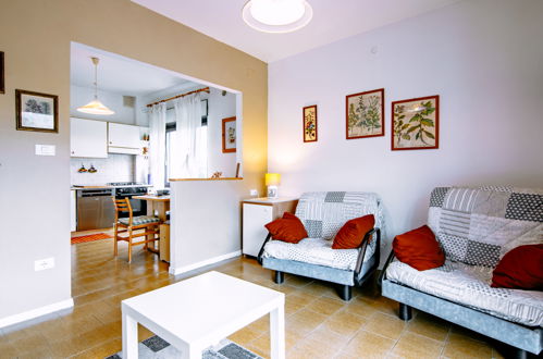 Foto 4 - Apartment mit 1 Schlafzimmer in Calceranica al Lago mit garten und blick auf die berge