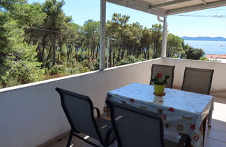 Foto 2 - Apartment mit 2 Schlafzimmern in Zadar mit garten und blick aufs meer