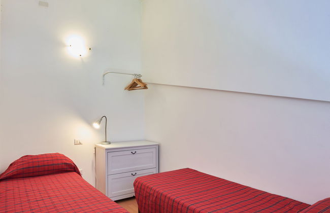 Casa de 2 quartos em Dongo com jardim - Foto 17