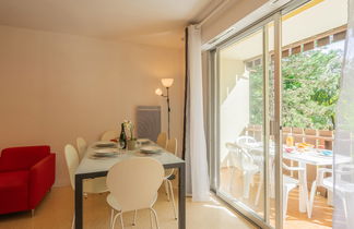 Photo 3 - 2 bedroom Apartment in Saint-Georges-de-Didonne with terrace and sea view