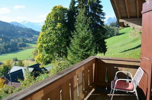 Foto 4 - Apartment mit 5 Schlafzimmern in Saanen