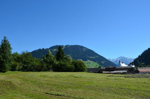 Foto 6 - Appartamento con 2 camere da letto a Saanen