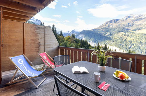 Photo 2 - 4 bedroom Apartment in Lauterbrunnen with garden