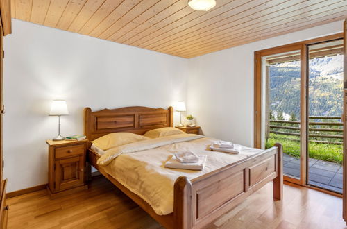 Foto 18 - Appartamento con 4 camere da letto a Lauterbrunnen con giardino