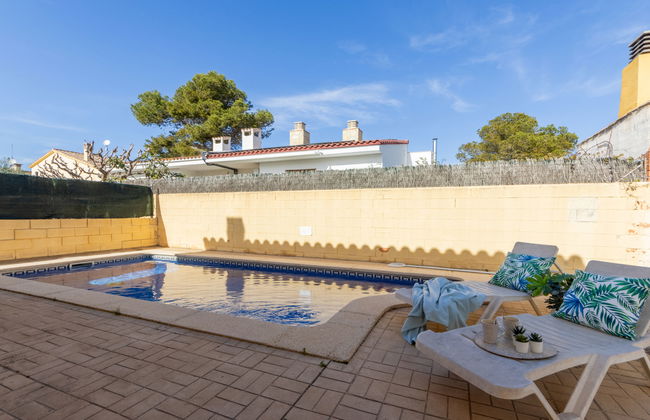Casa de 4 quartos em Deltebre com piscina privada e jardim - Foto 25