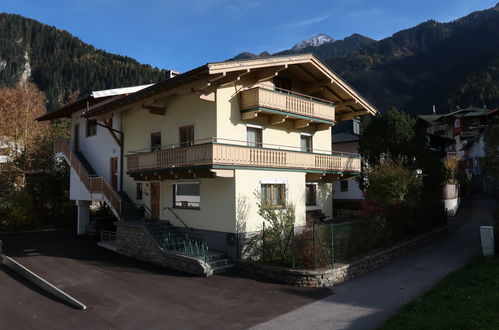 Foto 1 - Apartamento de 2 quartos em Mayrhofen com terraço e vista para a montanha