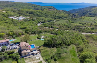 Photo 1 - Maison de 2 chambres à Labin avec piscine privée et jardin