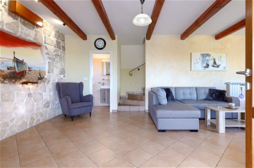 Photo 14 - 2 bedroom House in Labin with private pool and garden