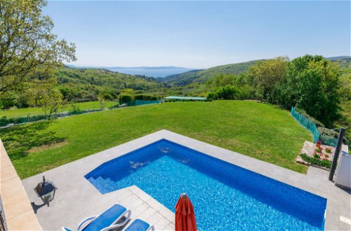 Foto 35 - Casa de 2 quartos em Labin com piscina privada e jardim