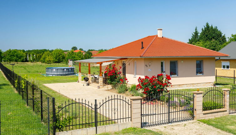 Foto 1 - Casa de 2 quartos em Balatonszemes com piscina privada e jardim