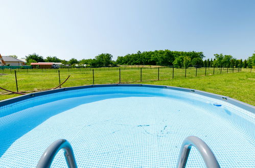 Photo 13 - Maison de 2 chambres à Balatonszemes avec piscine privée et jardin