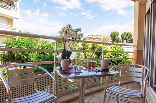 Foto 11 - Apartamento de 1 quarto em Cagnes-sur-Mer com piscina e jardim