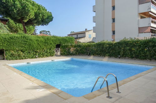 Foto 16 - Apartamento de 1 habitación en Cagnes-sur-Mer con piscina y jardín