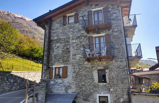 Photo 2 - Maison de 1 chambre à Cercino avec jardin et vues sur la montagne