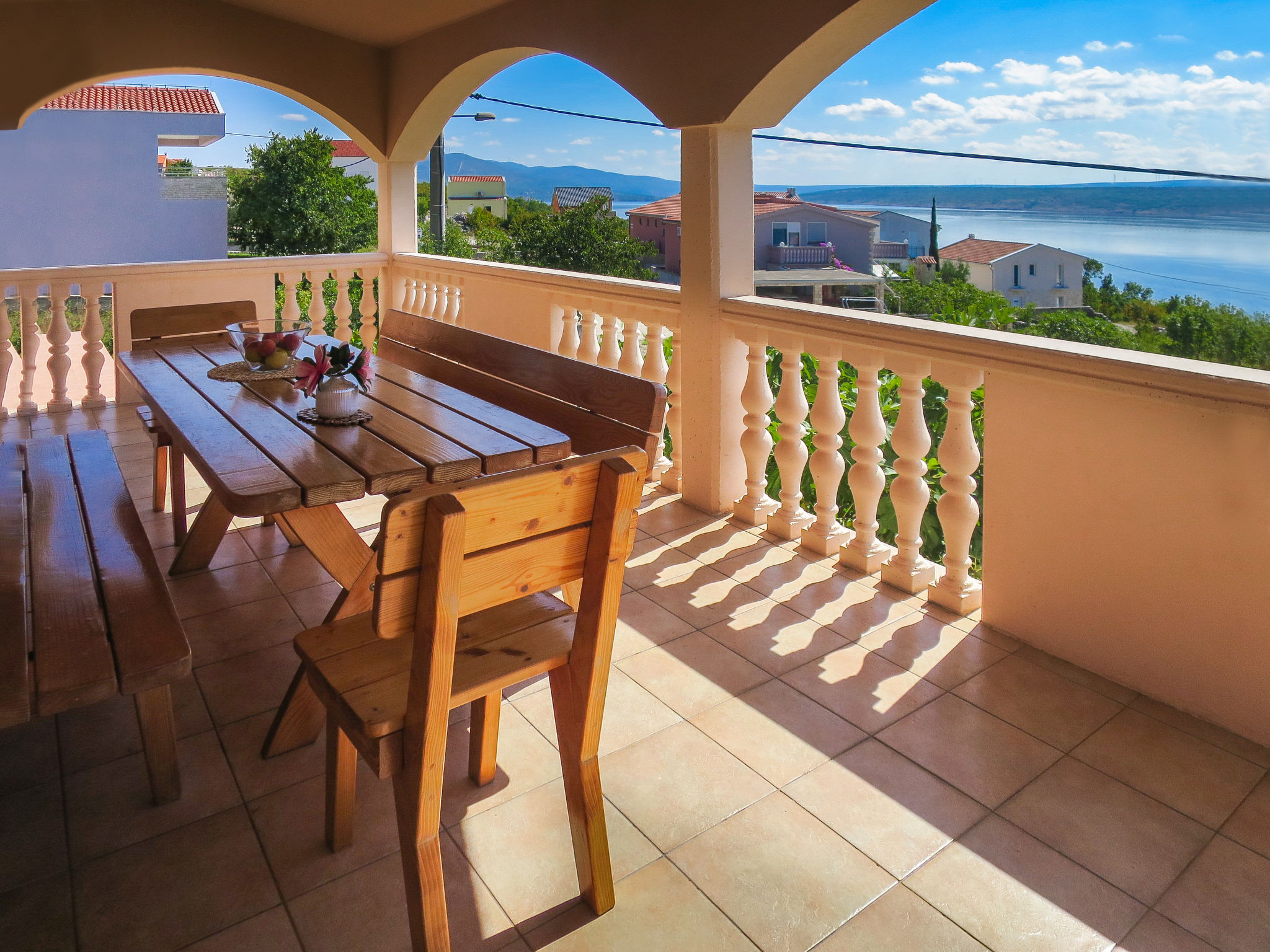 Foto 10 - Casa de 6 quartos em Jasenice com terraço e vistas do mar