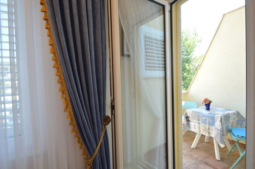 Foto 5 - Appartamento con 1 camera da letto a Tribunj con piscina e giardino