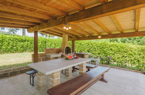 Photo 40 - Maison de 3 chambres à Camaiore avec piscine privée et jardin