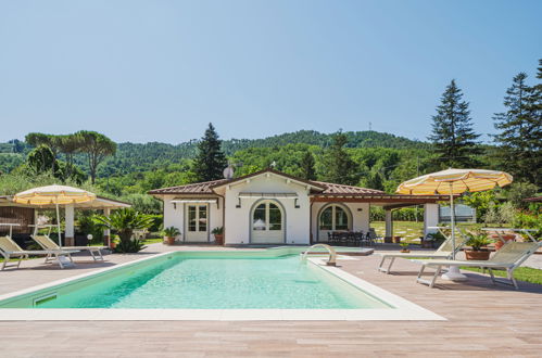 Foto 2 - Casa con 3 camere da letto a Camaiore con piscina privata e giardino