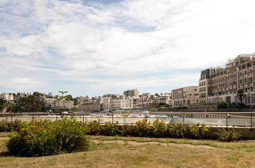 Foto 22 - Apartment mit 1 Schlafzimmer in Dinard mit terrasse