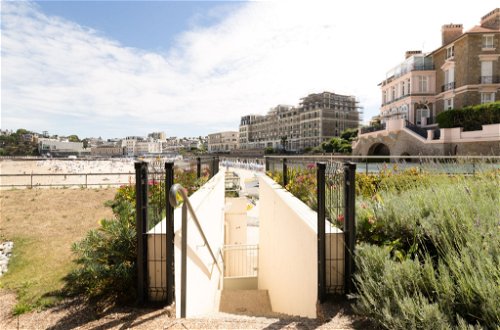 Foto 21 - Apartamento de 1 habitación en Dinard con terraza y vistas al mar